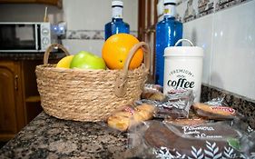 Alojamiento Entero, A Diez Minutos De La Juderia, Cochera Opcional
